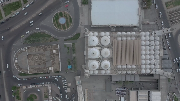 مسجد قباء في المدينة المنورة، لقطة جوية من الأعلى.