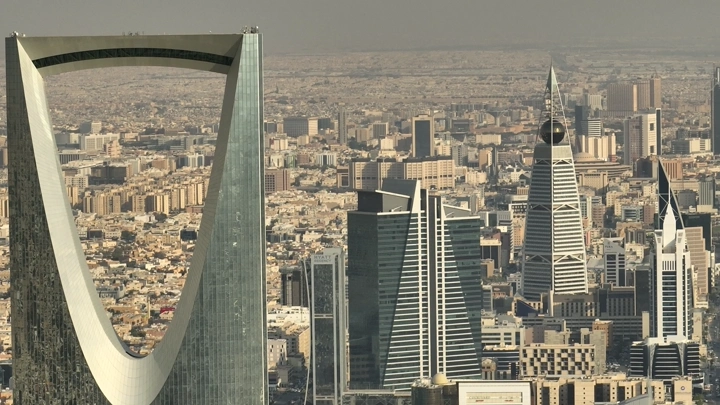 أبراج الرياض في النهار، لقطة جوية.