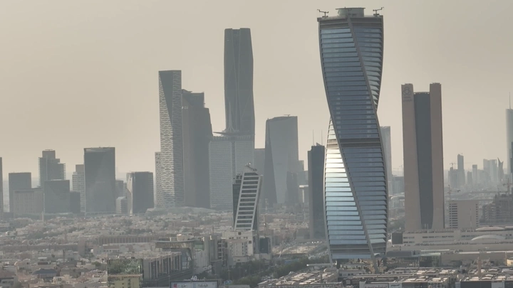 أبراج الرياض في النهار، لقطة جوية.