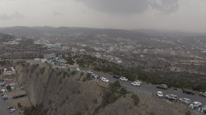 منتزه السحاب في أبها من الأعلى، لقطة جوية.