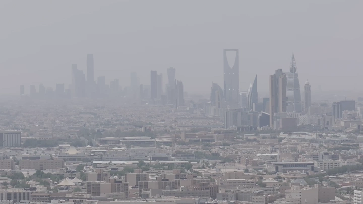 أبراج الرياض في يوم غائم، لقطة درون جوية