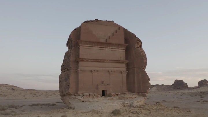 قصر الفريد في مدائن صالح بالعلا، لقطة نهارية.