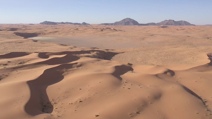الكثبان الرملية في النفود الكبير بحائل، تصوير درون نهاري.