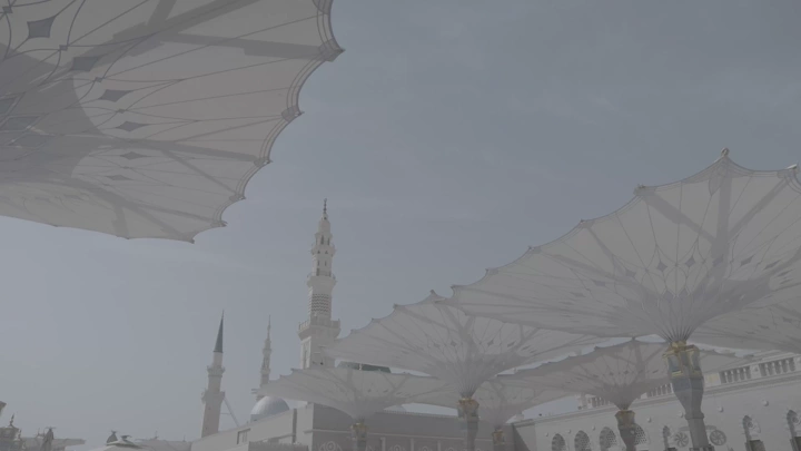 مظلات الحرم النبوي في المدينة المنورة، لقطة نهارية.