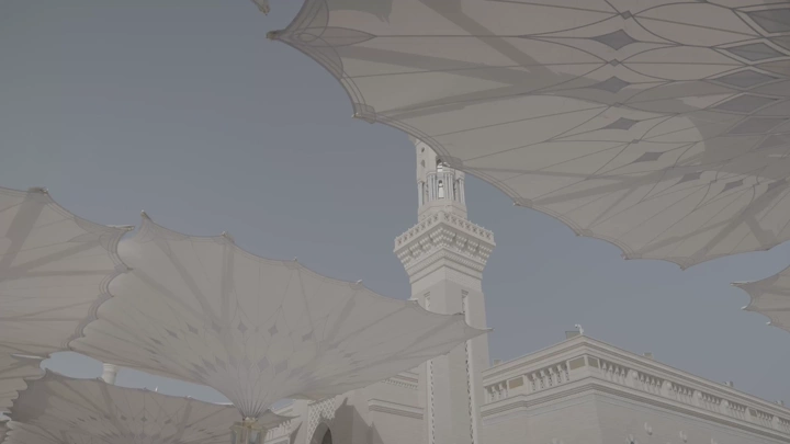 مظلات الحرم النبوي في المدينة المنورة، لقطة من الأسفل.