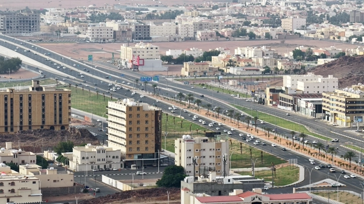 مدينة حائل من الأعلى، تصوير جوي نهاري.