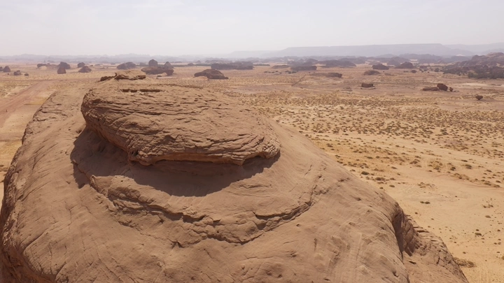 تكوين صخري في مدائن صالح بالعلا، تصوير درون.