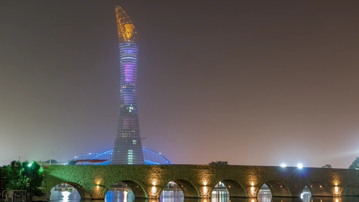 برج ذا تورش ليلاً في الدوحة، لقطة تايم لابس.