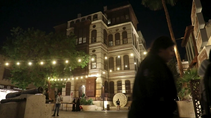 بيت ناصيف التاريخي في جدة القديمة ليلاً، تصوير ليلي.