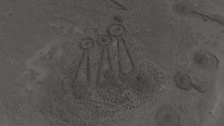 المذيلات الحجرية في فدك، لقطة جوية نهارية.