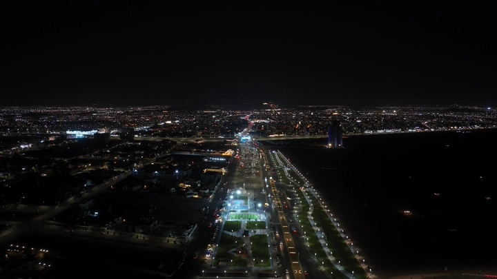 منظر جوي لمدينة حائل ليلاً، تصوير جوي.