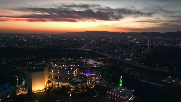 مدينة حائل عند الغروب، لقطة جوية.