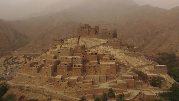 قرية ذي عين الأثرية في الباحة، تصوير جوي.