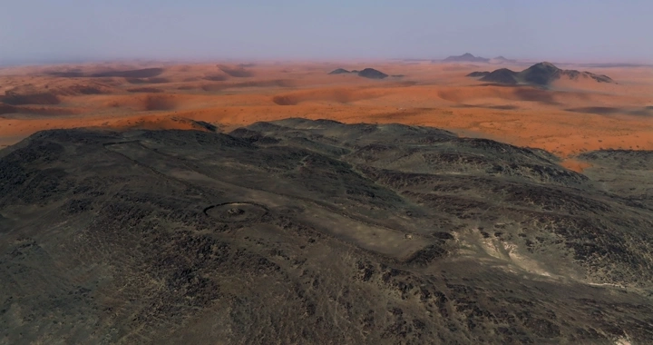 مستطيل حجري في حائل، لقطة جوية.