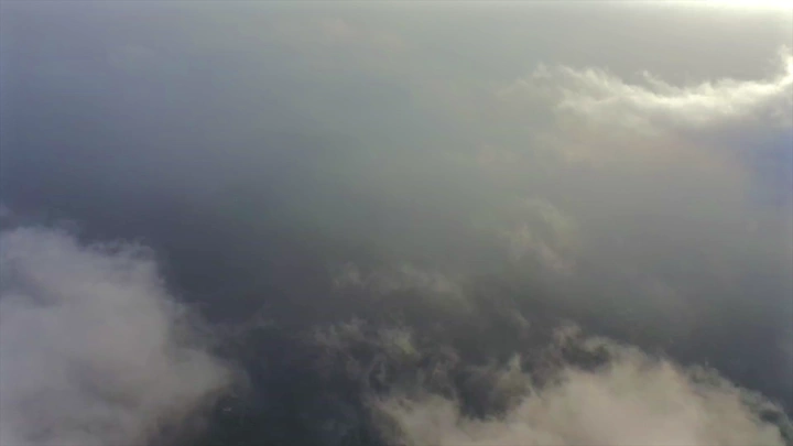 ضباب يغطي منطقة النماص، لقطة جوية.