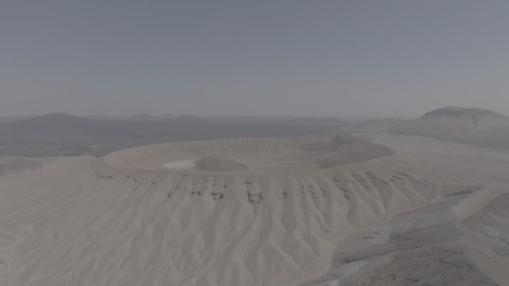 منظر جوي لفوهة بركانية في جبال الحره الأبيض، لقطة جوية.