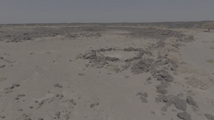 أطلال قديمة في صحراء قاحلة، لقطة جوية.