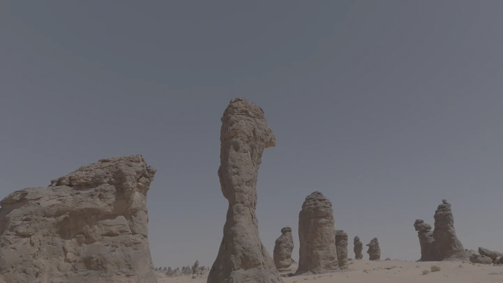 تكوينات صخرية في غراميل، تصوير نهاري واسع الزاوية.