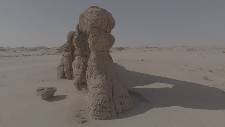 تكوين صخري في العلا، لقطة جوية نهارية.