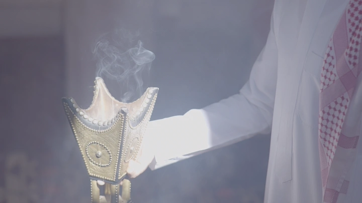 مدخنة تبخر الغرفة لاستقبال الضيوف، لقطة قريبة.