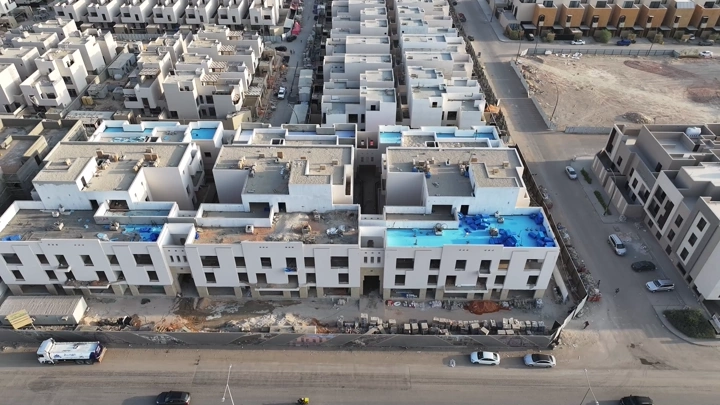 منازل تحت الإنشاء في حي النرجس، لقطة جوية.