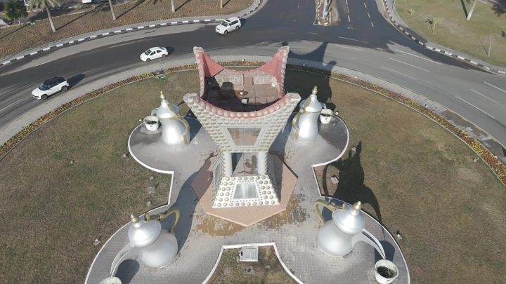 دوار الدلال في حائل، تصوير جوي نهاري.