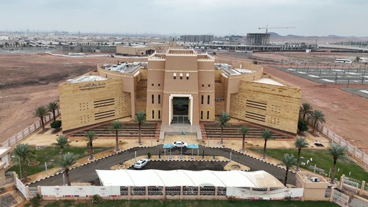 متحف حائل في السعودية، لقطة جوية تُظهر التصميم المعماري الفريد.