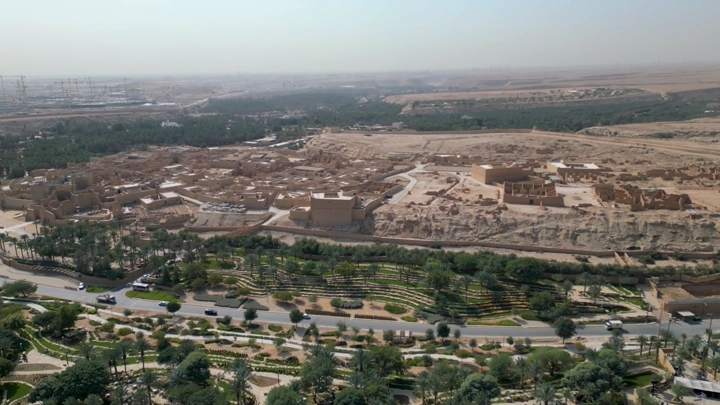 منظر جوي لمدينة الدرعية التاريخية في الرياض، لقطة بطائرة الدرون.