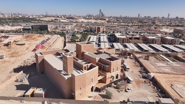 مباني تقليدية في الدرعية بالرياض، لقطة جوية نهارية.