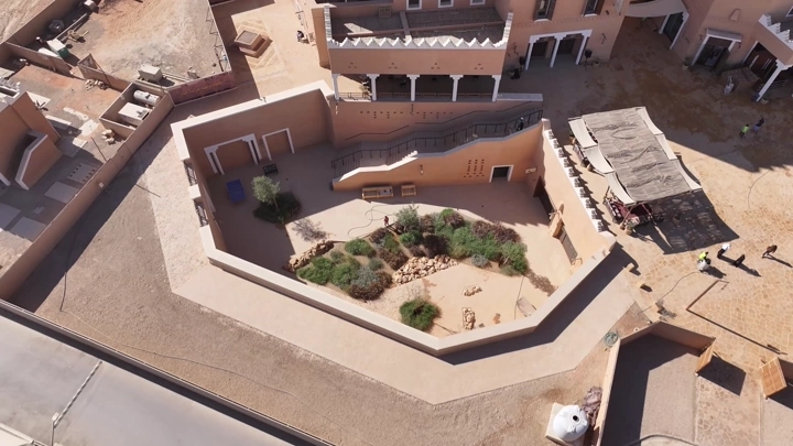 مبنى تقليدي في الدرعية بالرياض، لقطة جوية.