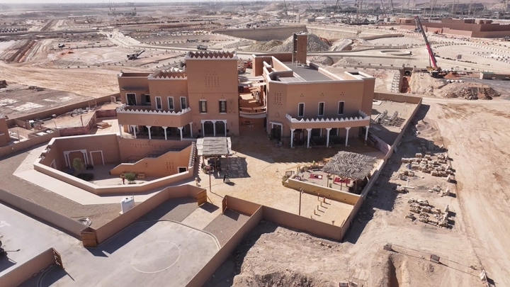 مبنى تقليدي في الدرعية بالرياض، لقطة جوية.