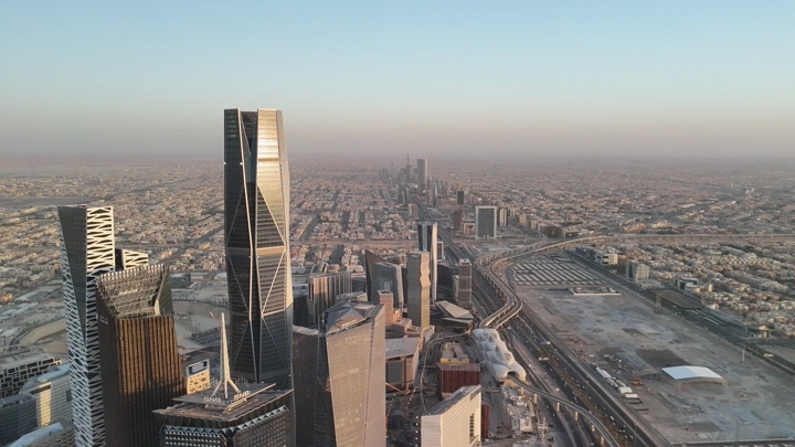 ناطحات سحاب في المركز المالي بالرياض، لقطة جوية.