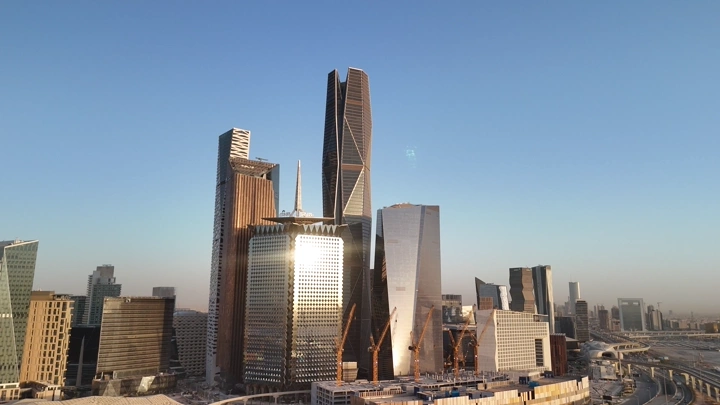 ناطحات سحاب في المركز المالي كافد بالرياض، لقطة جوية.