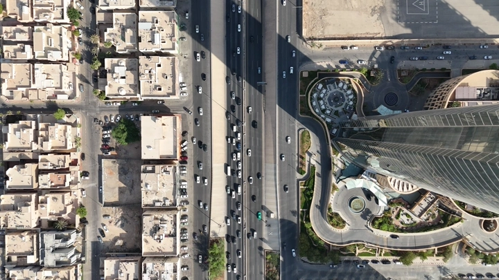 شوارع الرياض من الأعلى، تصوير جوي نهاري.
