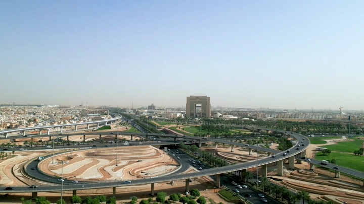 شبكة طرق في الرياض، لقطة جوية نهارية.
