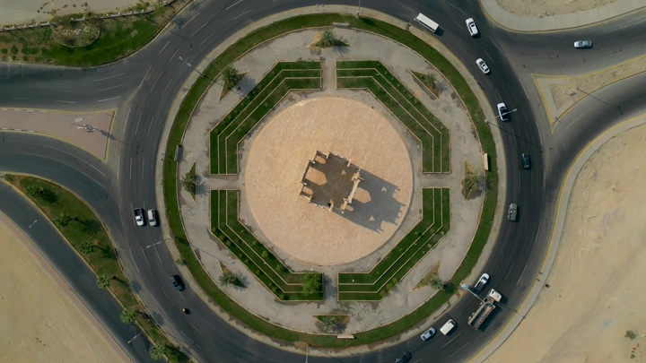 دوار ميدان القيصرية في الهفوف، لقطة جوية من الأعلى.