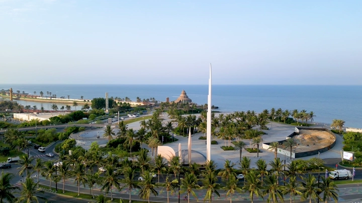 واجهة جدة البحرية في النهار، لقطة جوية.