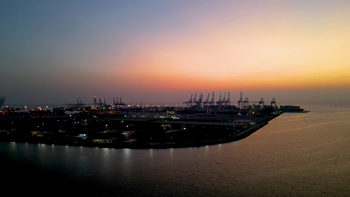 ميناء جدة الإسلامي عند الغروب، لقطة جوية.