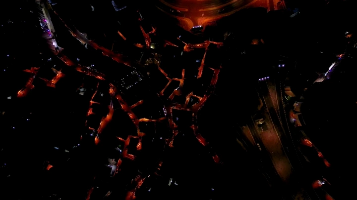 مدينة مكة المكرمة ليلاً، لقطة جوية .