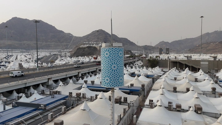 مخيمات الحج في مشعر منى بمكة المكرمة، لقطة جوية.