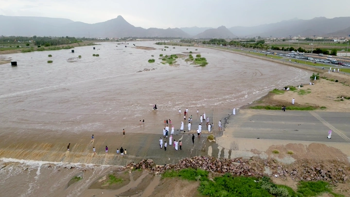 سيل المطر في نجران، لقطة جوية نهارية.