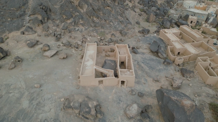 بيوت طينية تقليدية في نجران، لقطة جوية.