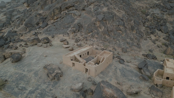 بيوت طينية تقليدية في نجران، لقطة جوية.