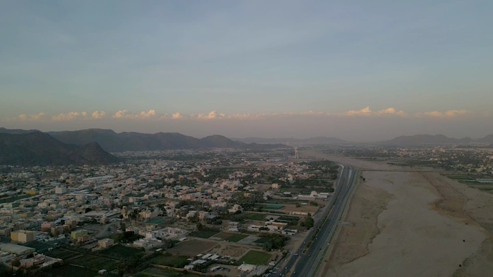 مدينة نجران من الأعلى عند الغروب، لقطة جوية.