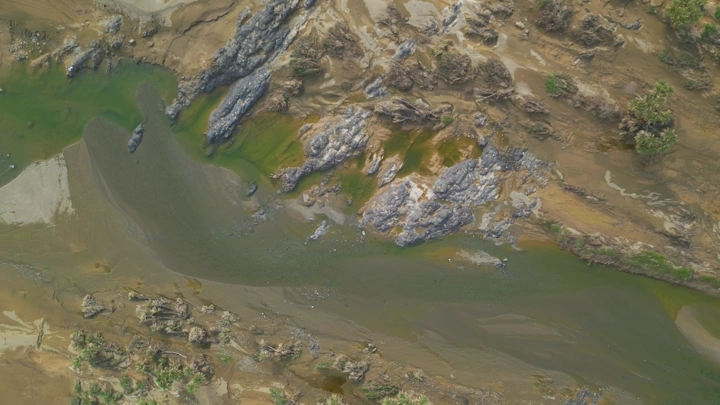 سيل في جيزان بعد المطر، لقطة جوية.