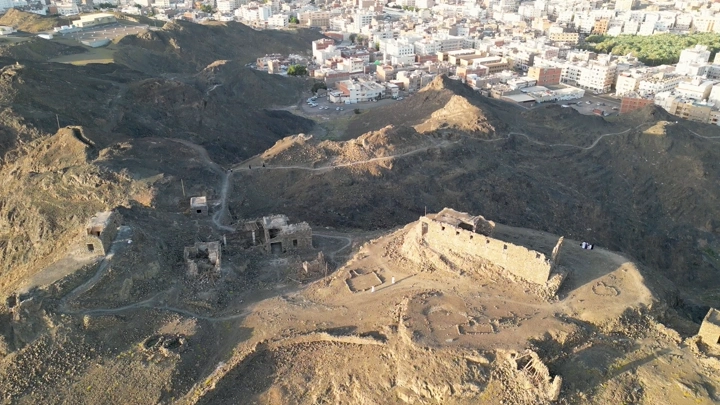 منظر جوي للمساجد السبعة في المدينة المنورة، تصوير درون.