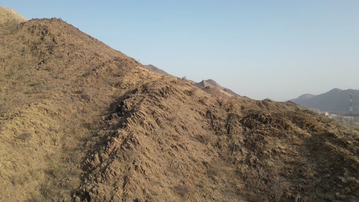 جبال في قرية ذي عين بمنطقة الباحة، تصوير درون.