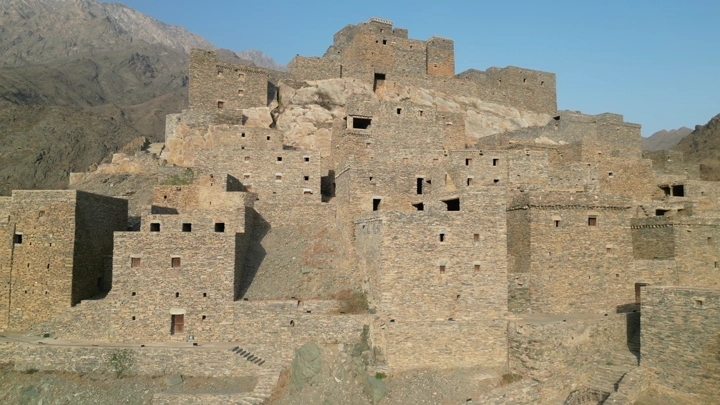قرية ذي عين التاريخية في الباحة، لقطة درون.