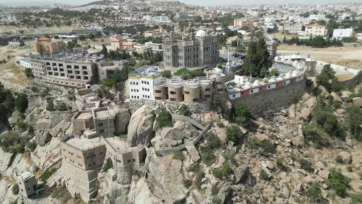 قرية المقر السياحية في النماص، تصوير جوي نهاري.