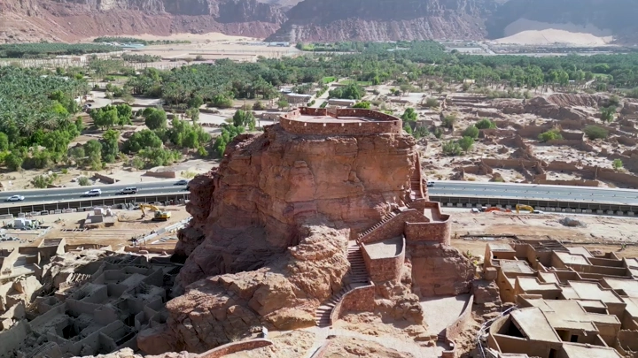 قلعة الحجر في مدائن صالح بالعلا، لقطة درون.
